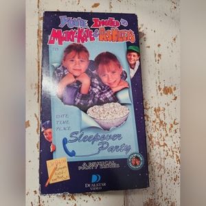 Mary Kate & Ashley VHS - You're invited to...  Sleepover Party